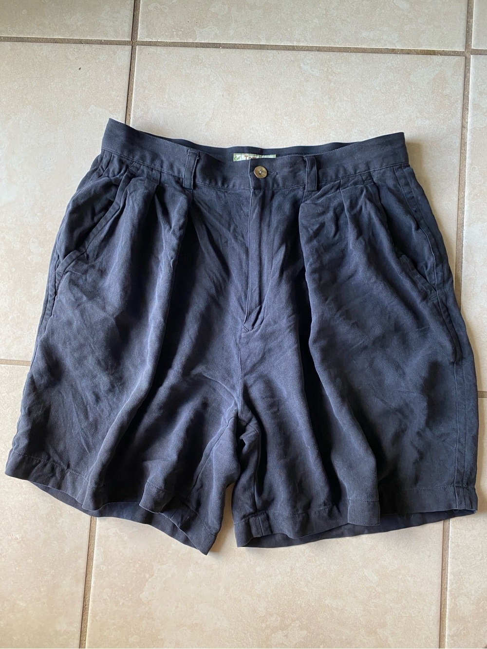 90s 100% Silk Tommy Bahama Black Pleated Flat Front Shorts
